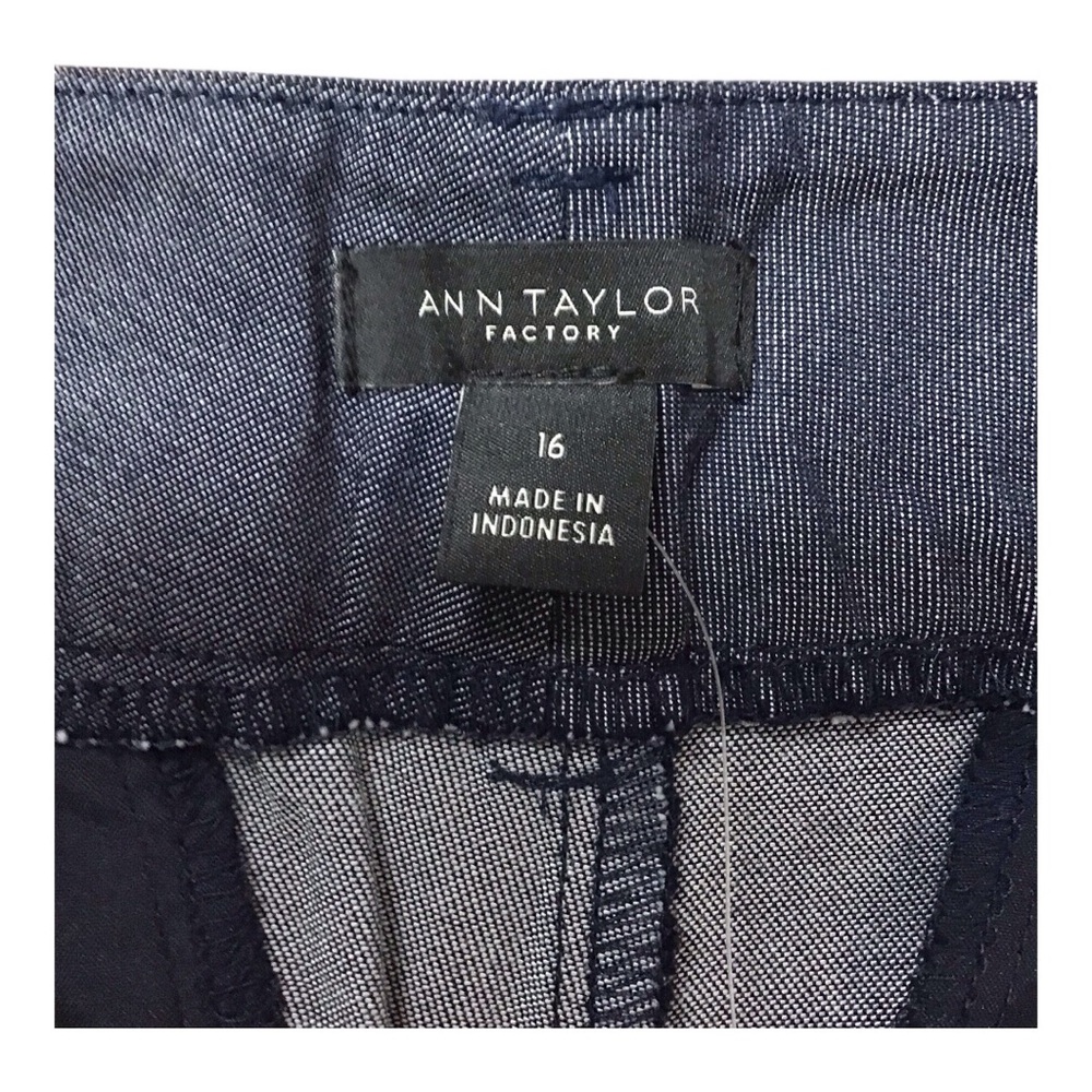 Ann Taylor Bermuda Shorts - Picture 4 of 7